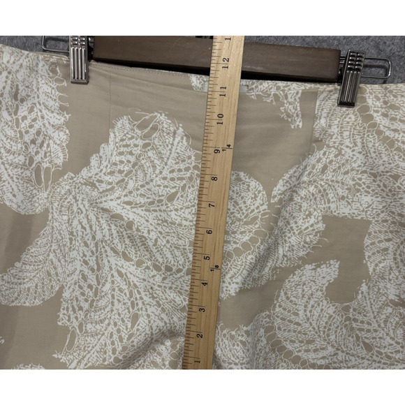 Chicos So Slimming Crop Pants Womens Sz 1 US 8 Tan Cream Foliage Stretch - Picture 7 of 8